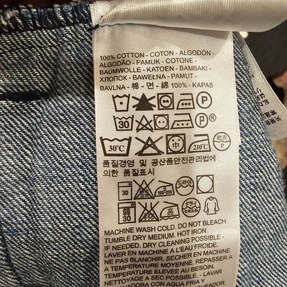 Levi's Women's Indigo Blue Denim Vest Size Small - Picture 8 of 9